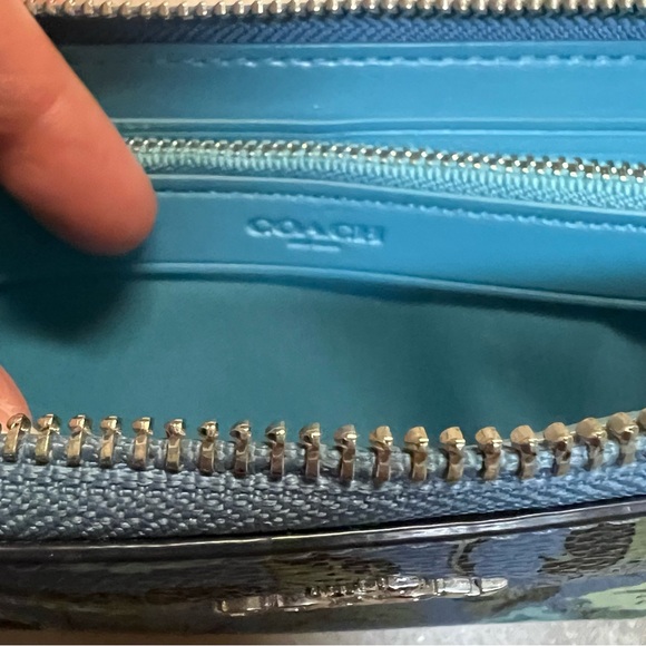 Coach Blue Floral Women's Wallet - Picture 4 of 4